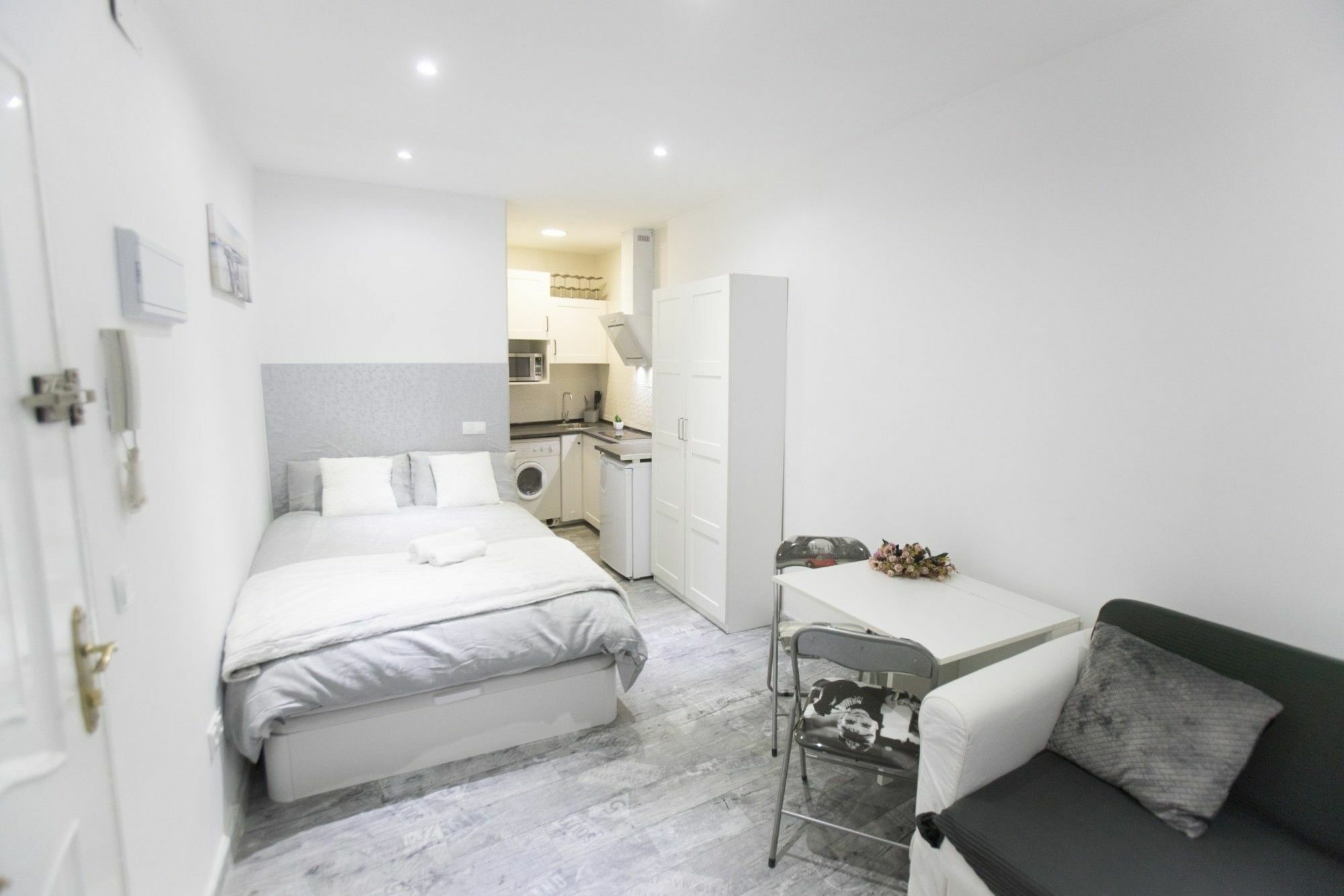 Forever Young Apartments Mediodia Madrid Exterior photo