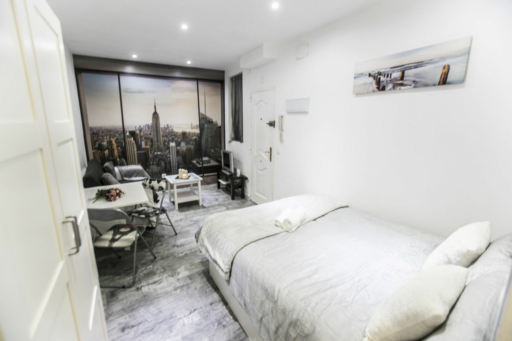 Forever Young Apartments Mediodia Madrid Exterior photo